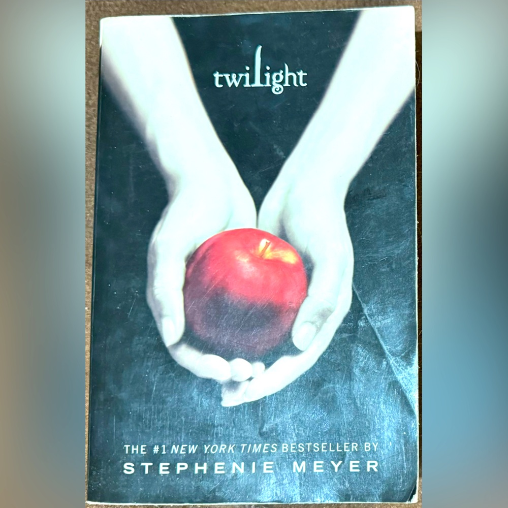 ❤️TWILIGHT❤️FIRST BOOK OF THE SAGA❤️BY STEPHANIE MEYER
